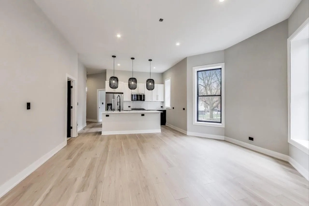 1311 N Rockwell Street 1