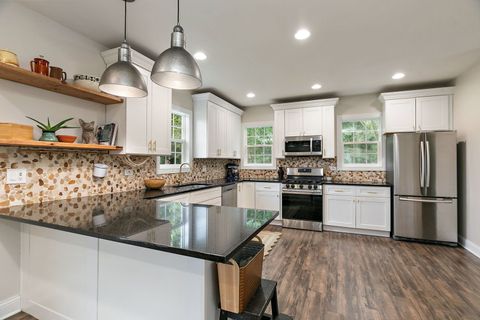 Tiny photo for 431 Washington Street, Woodstock, IL 60098 (MLS # 12489075)