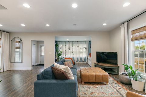 Tiny photo for 431 Washington Street, Woodstock, IL 60098 (MLS # 12489075)