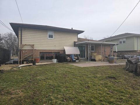 Tiny photo for 16916 Kimbark Avenue, South Holland, IL 60473 (MLS # 12569100)