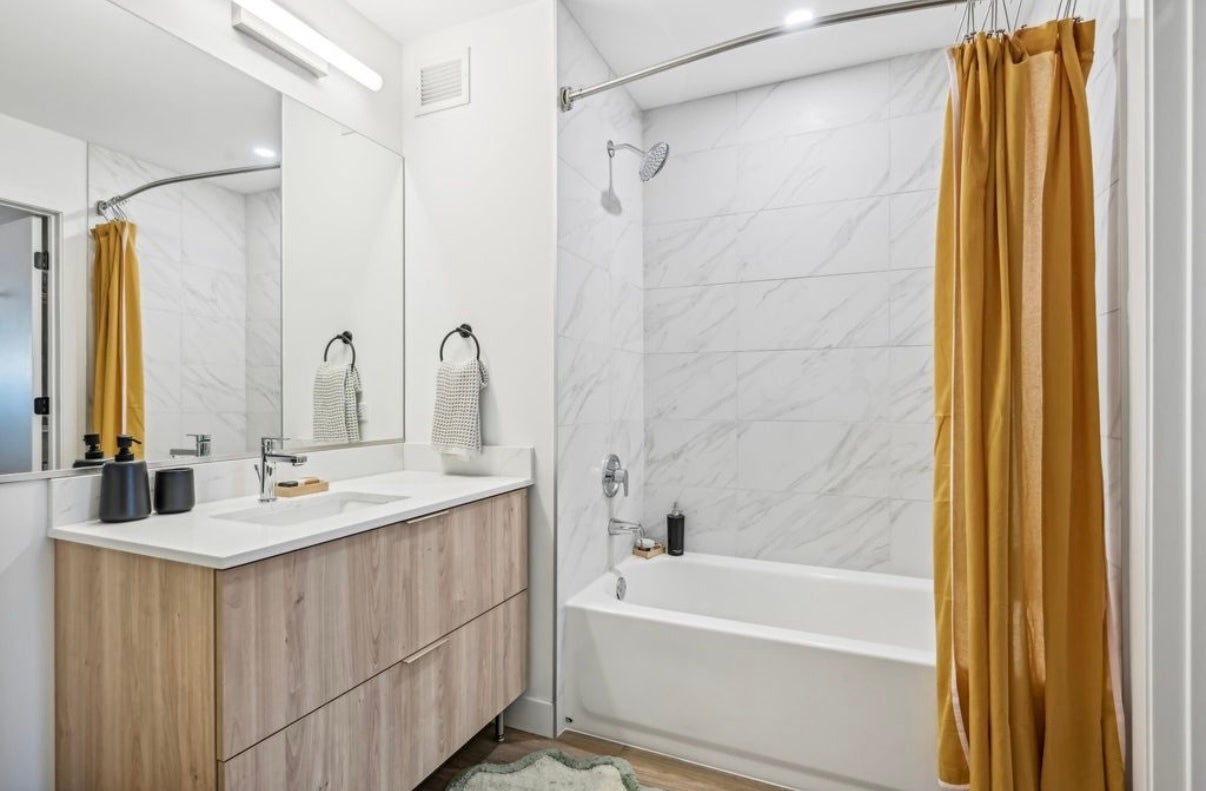 4600 N Marine Drive 1025