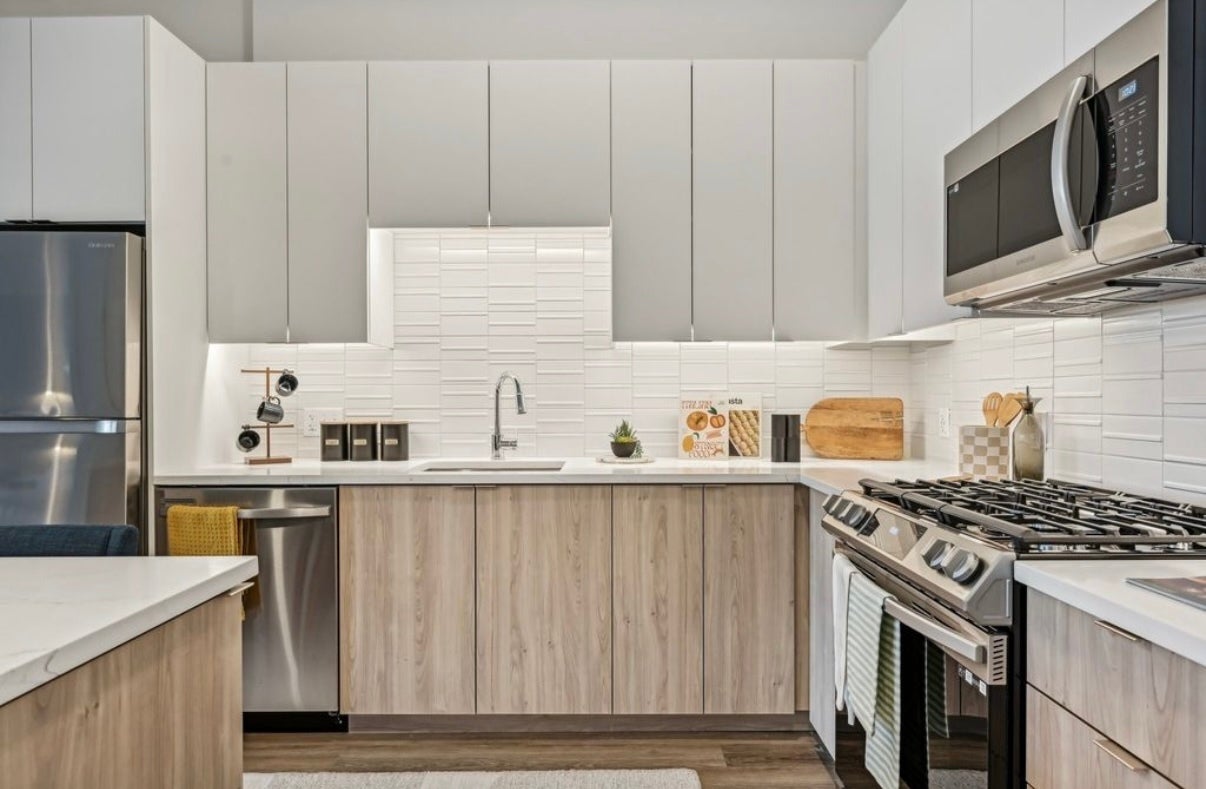 4600 N Marine Drive 1025