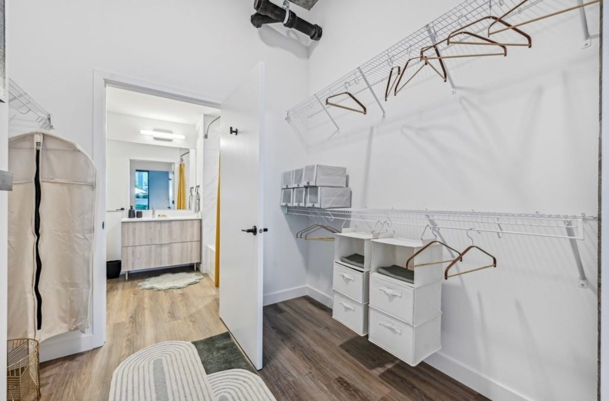 4600 N Marine Drive 1025