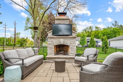 Tiny photo for 715 Oakwood Drive, Geneva, IL 60134 (MLS # 12646894)