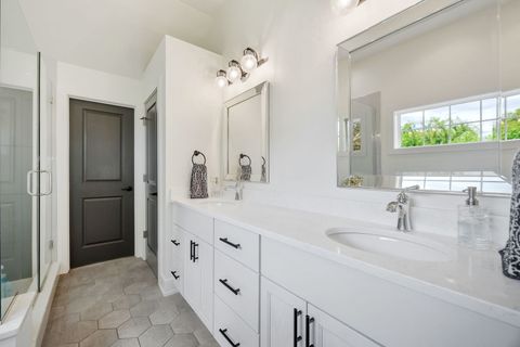 Tiny photo for 715 Oakwood Drive, Geneva, IL 60134 (MLS # 12646894)