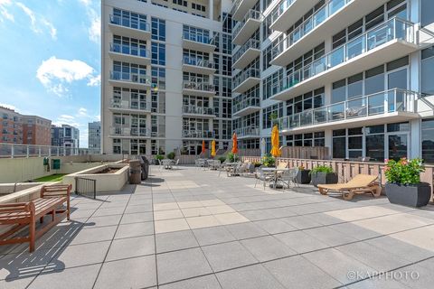 Tiny photo for 901 W Madison Street #403, Chicago, IL 60607 (MLS # 12610630)