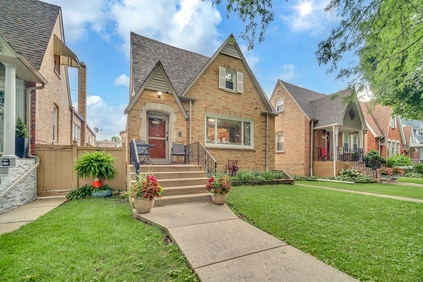 3331 N Rutherford Avenue
