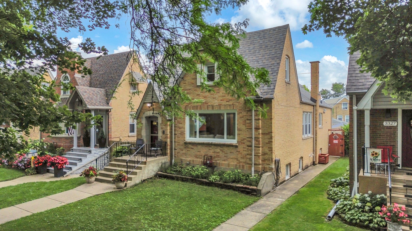 3331 N Rutherford Avenue
