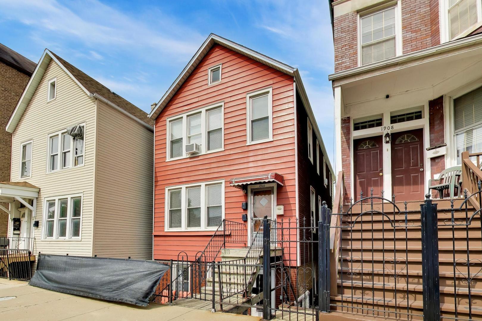 1910 S Leavitt Street