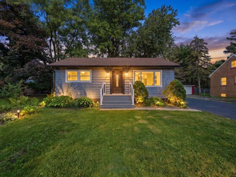 Photo of 5905 Lee Avenue, Downers Grove, IL 60516 (MLS # 12720436)