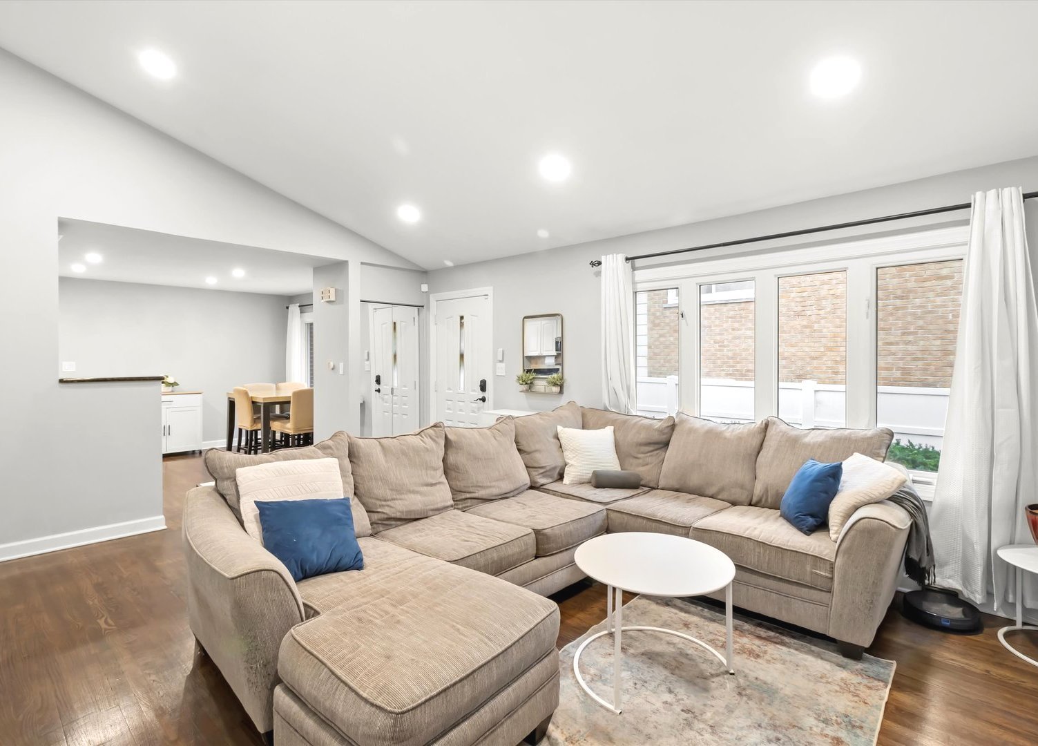 8725 N NATIONAL Avenue