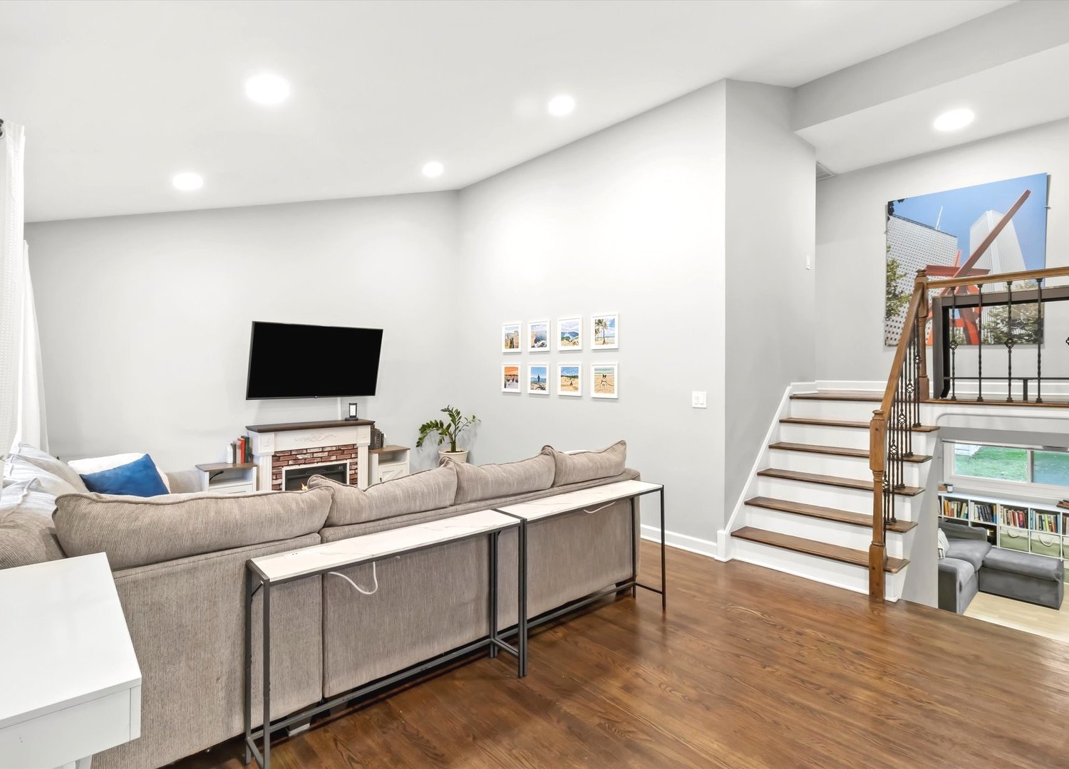 8725 N NATIONAL Avenue