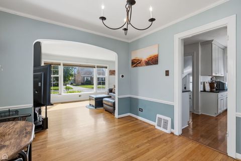Tiny photo for 4834 N Mulligan Avenue, Chicago, IL 60630 (MLS # 12640969)