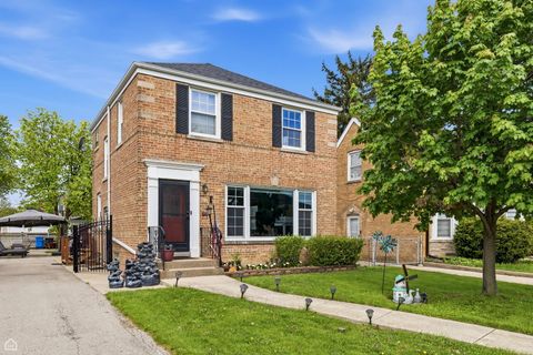 Photo of 4834 N Mulligan Avenue, Chicago, IL 60630 (MLS # 12640969)
