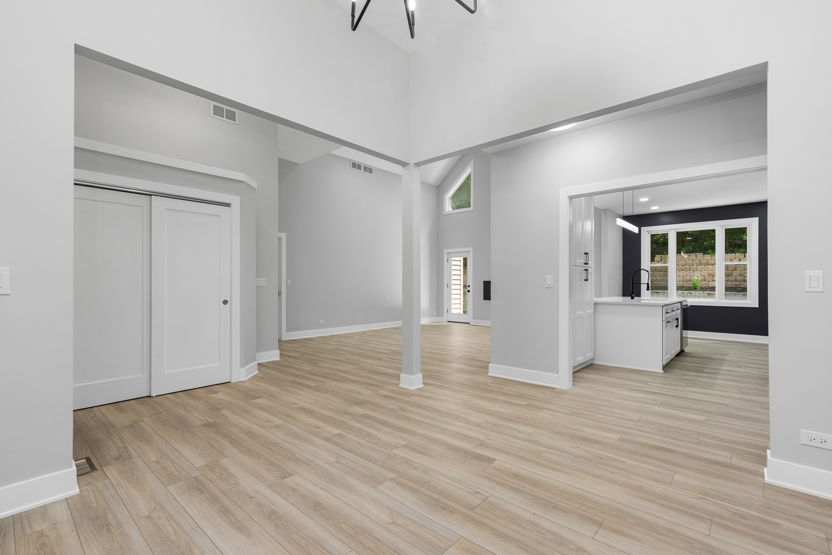 38623 N Konen Avenue