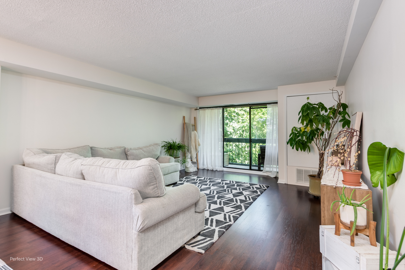 1800 Huntington Boulevard 203