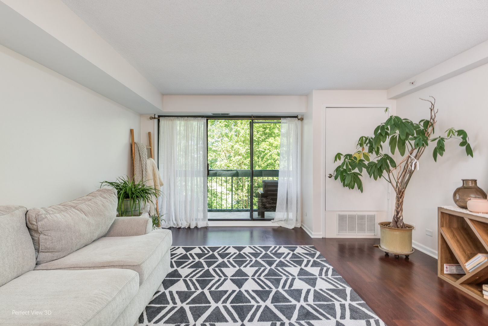 1800 Huntington Boulevard 203