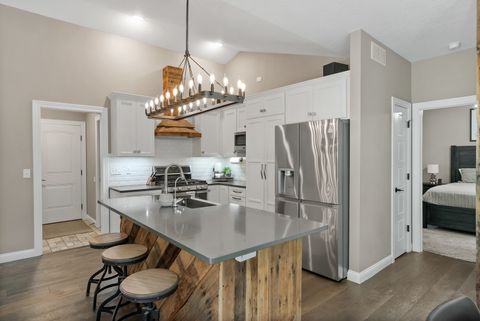 Tiny photo for 18200 247th Avenue, Bettendorf, IA 52722 (MLS # 12550474)