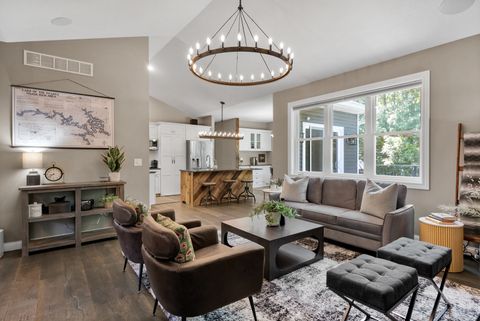 Tiny photo for 18200 247th Avenue, Bettendorf, IA 52722 (MLS # 12550474)