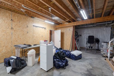 Tiny photo for 18200 247th Avenue, Bettendorf, IA 52722 (MLS # 12550474)