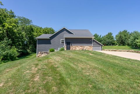 Tiny photo for 18200 247th Avenue, Bettendorf, IA 52722 (MLS # 12550474)