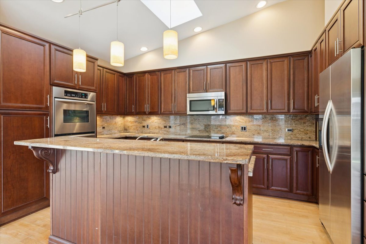 Deerfield, Illinois 60015, United States, 3 Bedrooms Bedrooms, ,3 BathroomsBathrooms,Residential,Active,236971