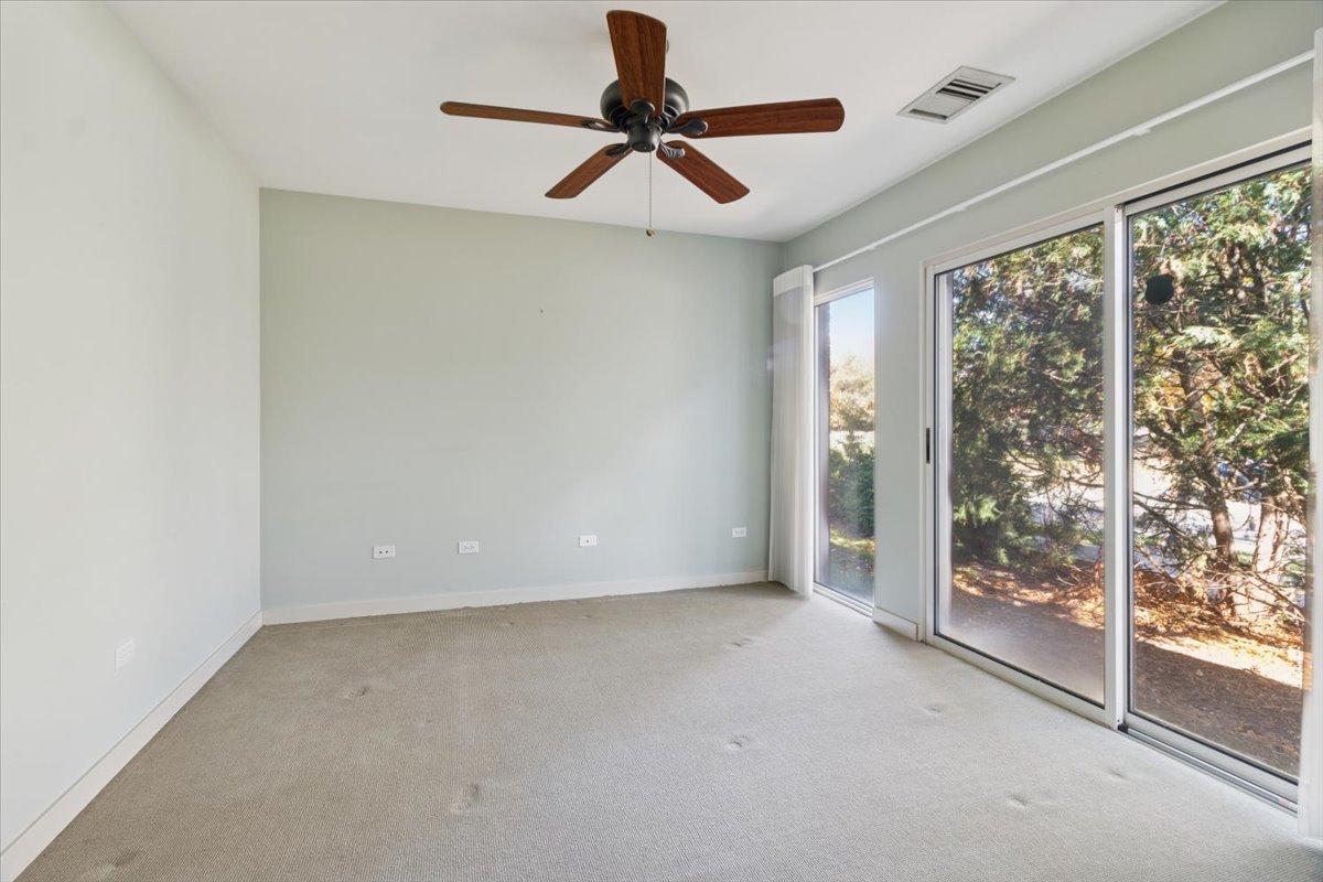 Deerfield, Illinois 60015, United States, 3 Bedrooms Bedrooms, ,3 BathroomsBathrooms,Residential,Active,236971