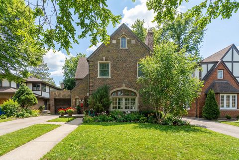 Photo of 2013 Highland Avenue, Wilmette, IL 60091 (MLS # 12565743)
