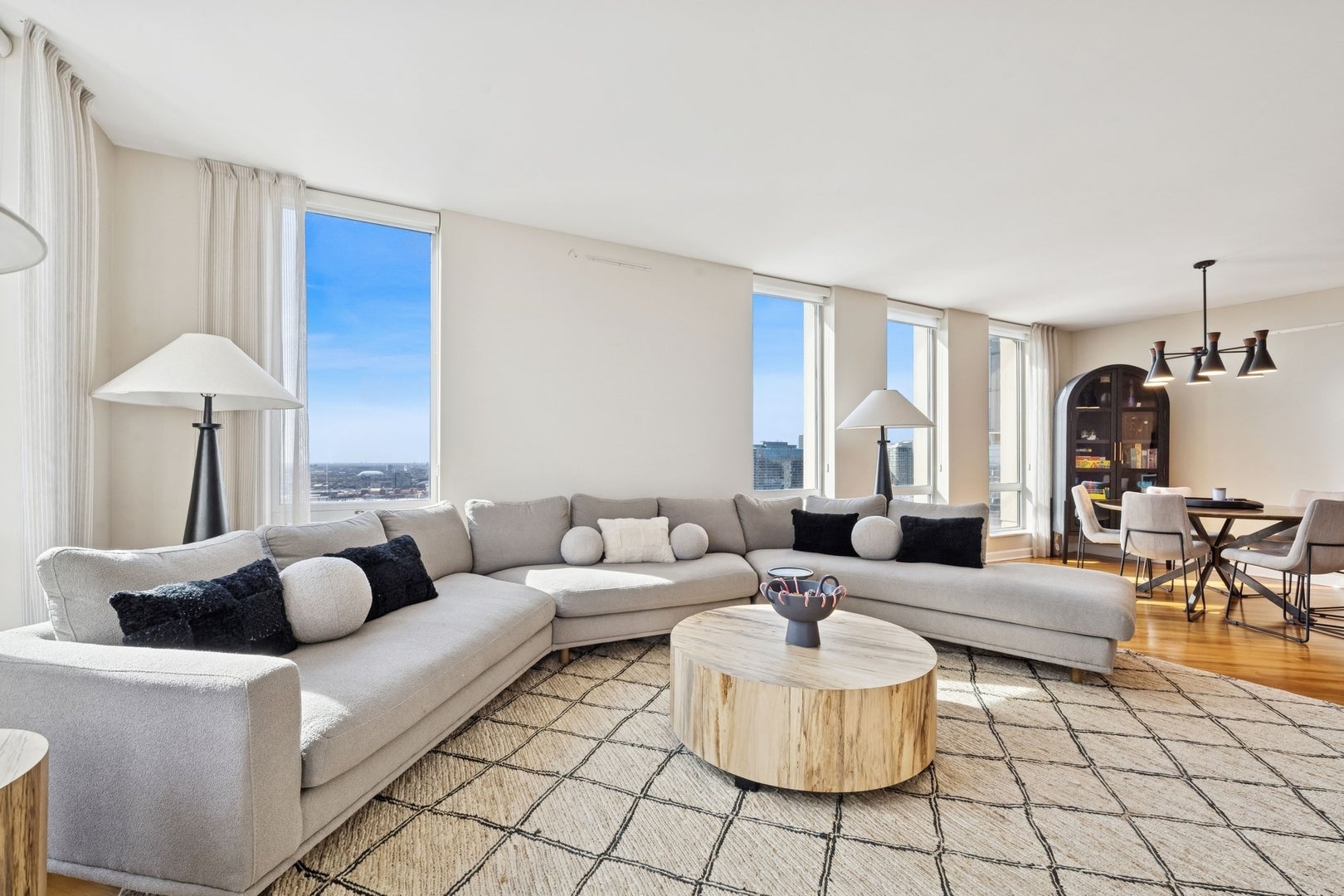 1250 S MICHIGAN Avenue 2606