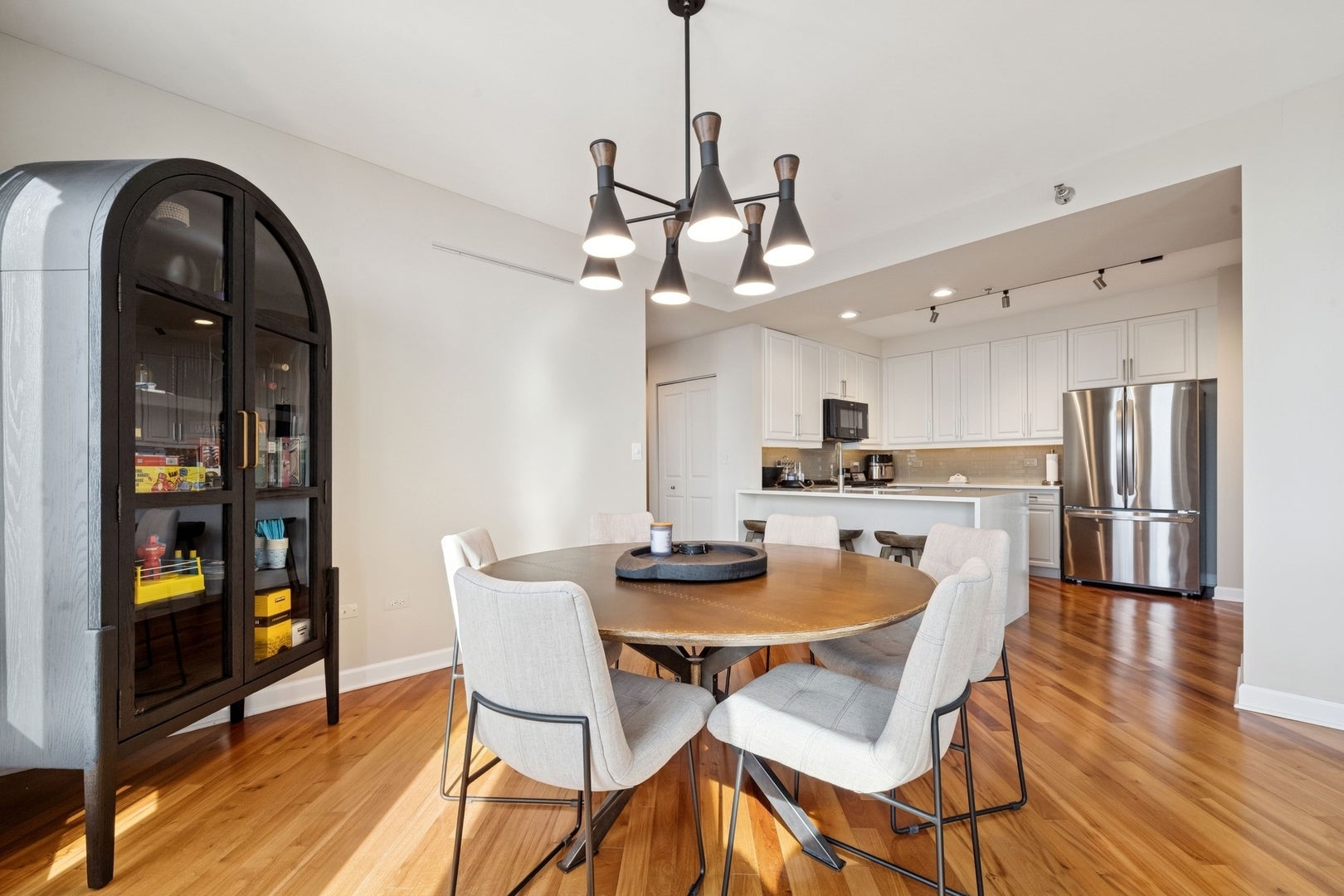 1250 S MICHIGAN Avenue 2606