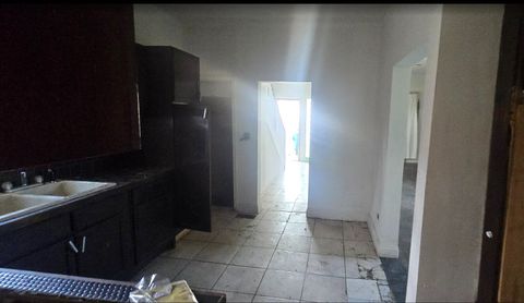 Tiny photo for 6826 S Parnell Avenue, Chicago, IL 60621 (MLS # 12620867)