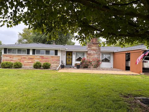 Photo of 433 Stinson Drive, Mt Vernon, IL 62864 (MLS # 12627376)