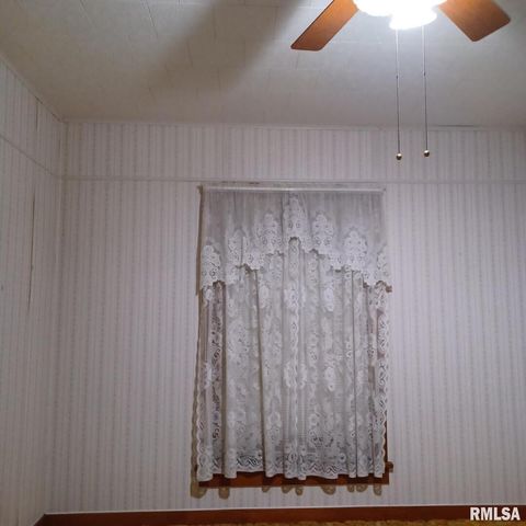 Tiny photo for 1607 S Carbon Street, Marion, IL 62959 (MLS # EB460295)