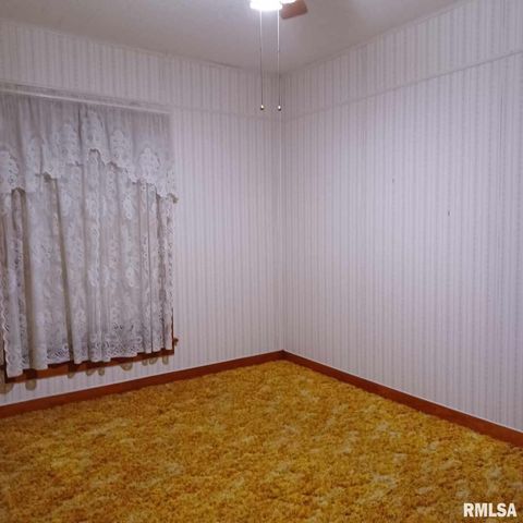 Tiny photo for 1607 S Carbon Street, Marion, IL 62959 (MLS # EB460295)