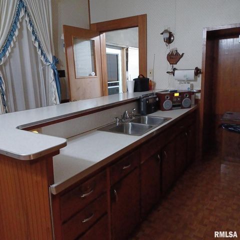 Tiny photo for 1607 S Carbon Street, Marion, IL 62959 (MLS # EB460295)