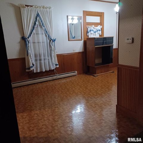 Tiny photo for 1607 S Carbon Street, Marion, IL 62959 (MLS # EB460295)