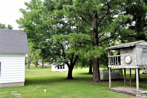 Tiny photo for 1607 S Carbon Street, Marion, IL 62959 (MLS # EB460295)