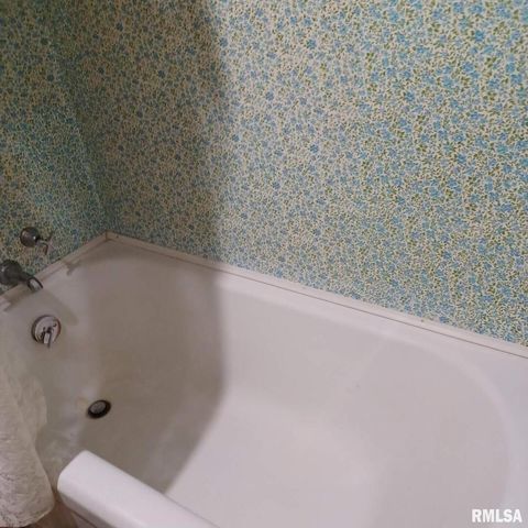 Tiny photo for 1607 S Carbon Street, Marion, IL 62959 (MLS # EB460295)