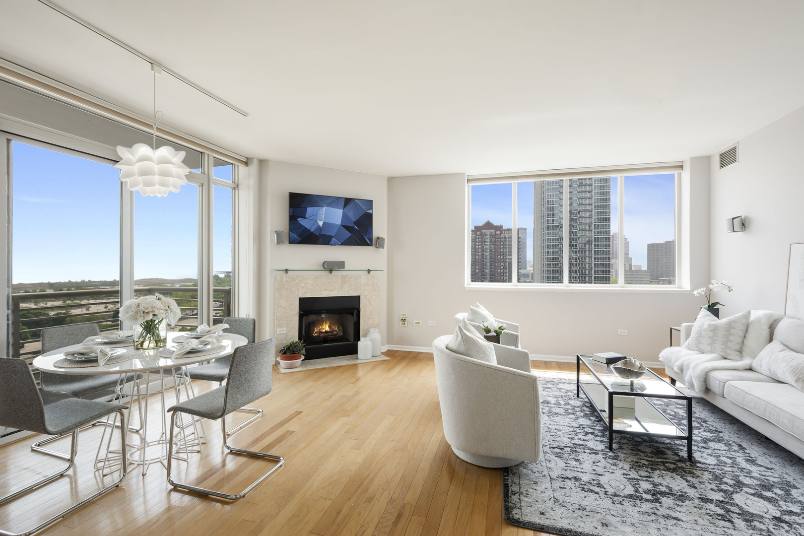 1515 S Prairie Avenue 1306