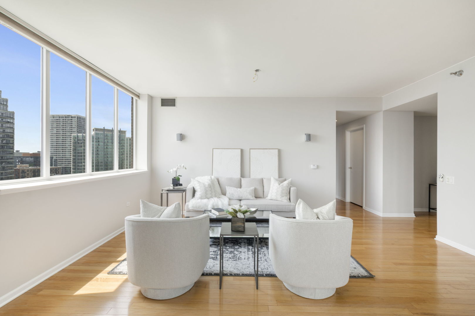 1515 S Prairie Avenue 1306