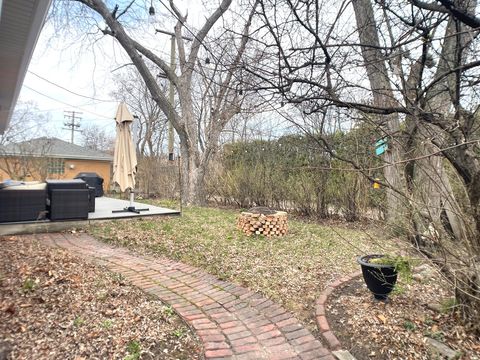 Tiny photo for 6803 N KEELER Avenue, Lincolnwood, IL 60712 (MLS # 12624906)
