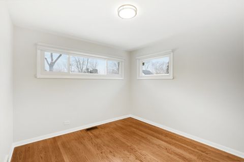 Tiny photo for 6803 N KEELER Avenue, Lincolnwood, IL 60712 (MLS # 12624906)