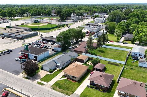 Tiny photo for 1609 Oakland Avenue, Crest Hill, IL 60403 (MLS # 12658021)