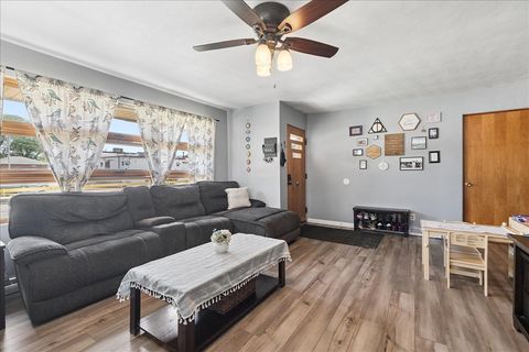 Tiny photo for 1609 Oakland Avenue, Crest Hill, IL 60403 (MLS # 12658021)