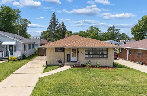 Tiny photo for 1609 Oakland Avenue, Crest Hill, IL 60403 (MLS # 12658021)