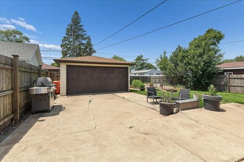 Tiny photo for 1609 Oakland Avenue, Crest Hill, IL 60403 (MLS # 12658021)