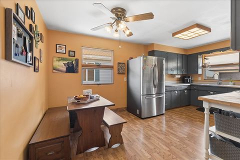 Tiny photo for 1609 Oakland Avenue, Crest Hill, IL 60403 (MLS # 12658021)