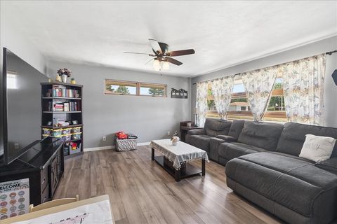 Tiny photo for 1609 Oakland Avenue, Crest Hill, IL 60403 (MLS # 12658021)