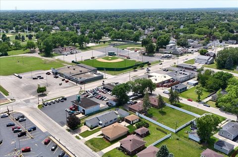 Tiny photo for 1609 Oakland Avenue, Crest Hill, IL 60403 (MLS # 12658021)