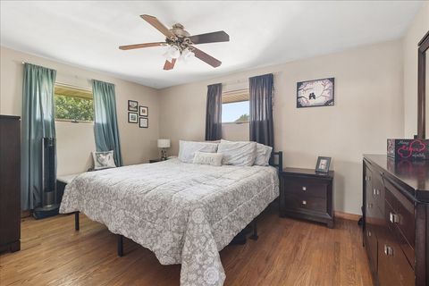 Tiny photo for 1609 Oakland Avenue, Crest Hill, IL 60403 (MLS # 12658021)